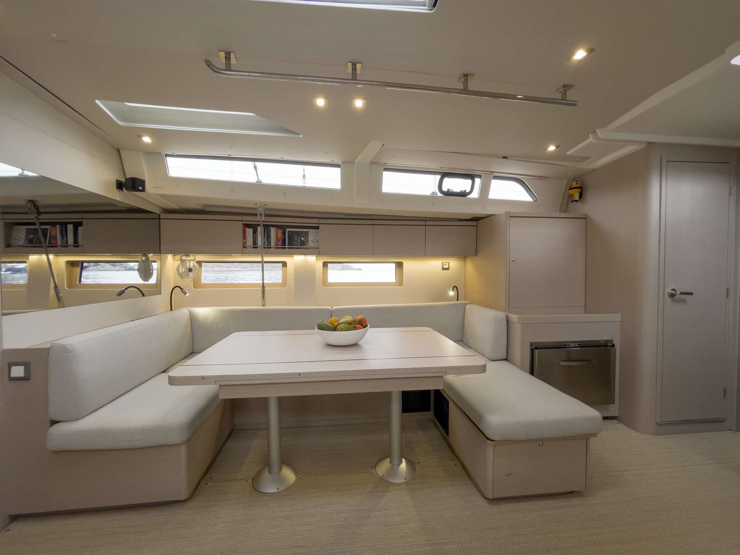 yacht-96083