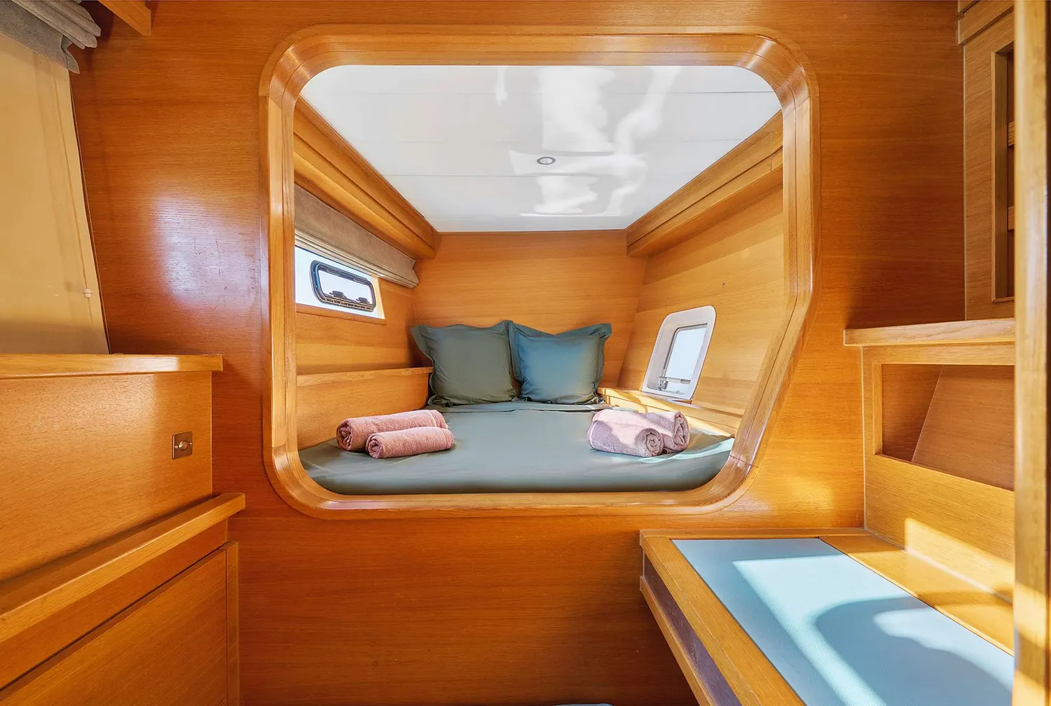 yacht-97681