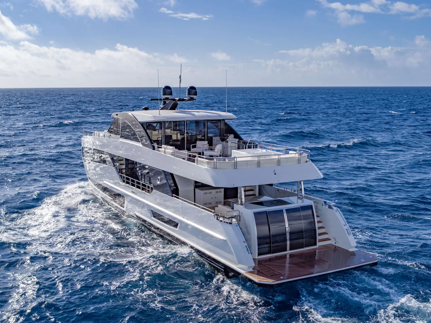 yacht-145947