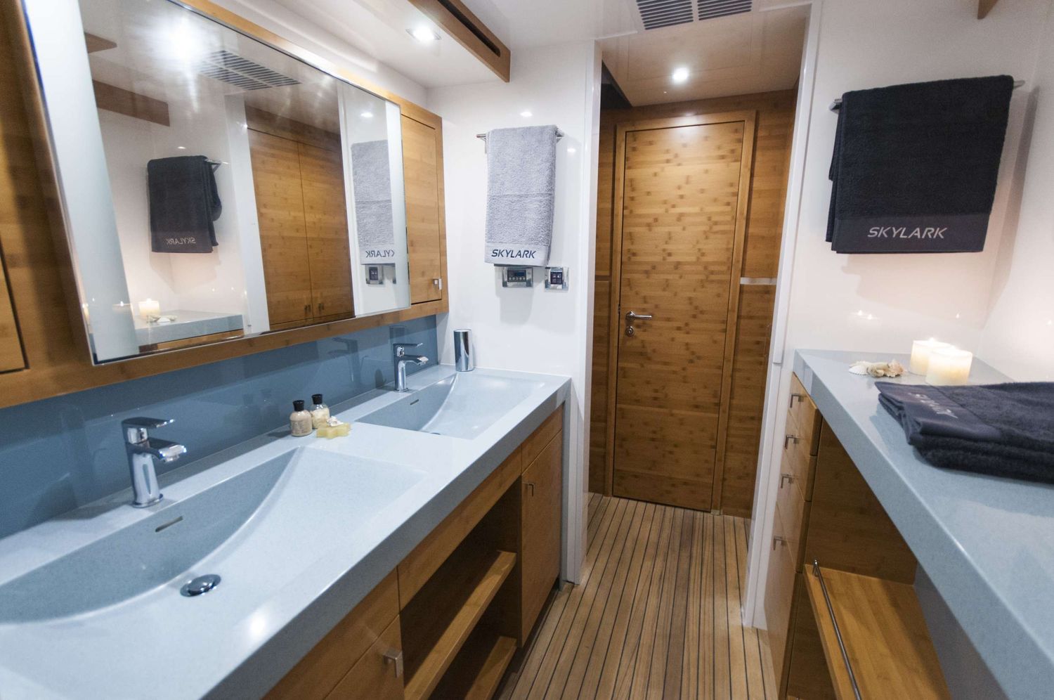 yacht-99055