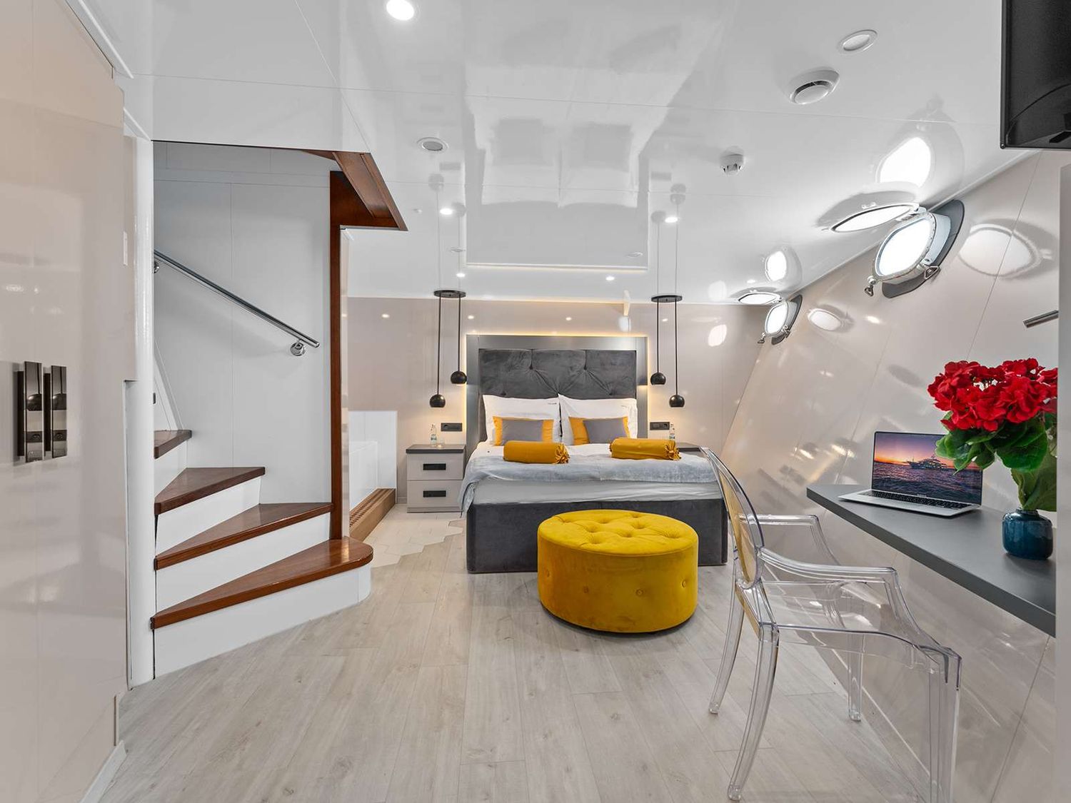 yacht-30251