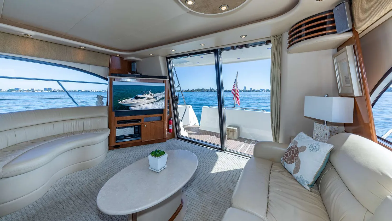 yacht-100025