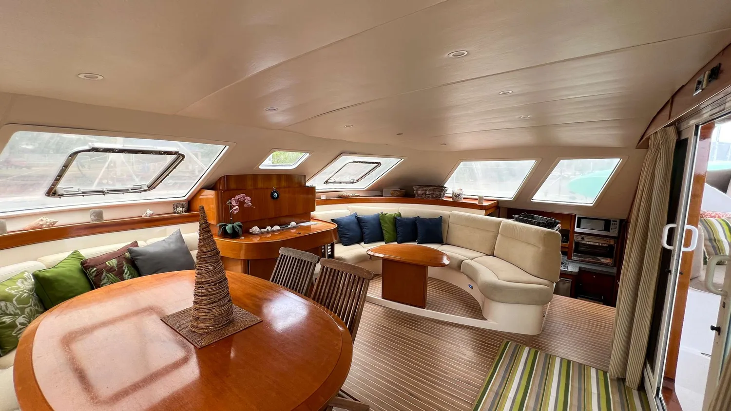 yacht-100354