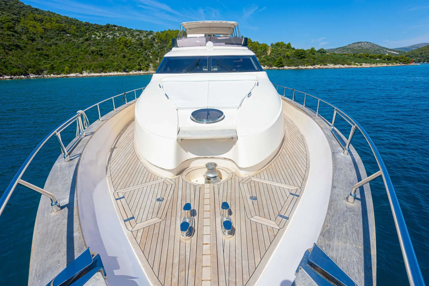 yacht-100379