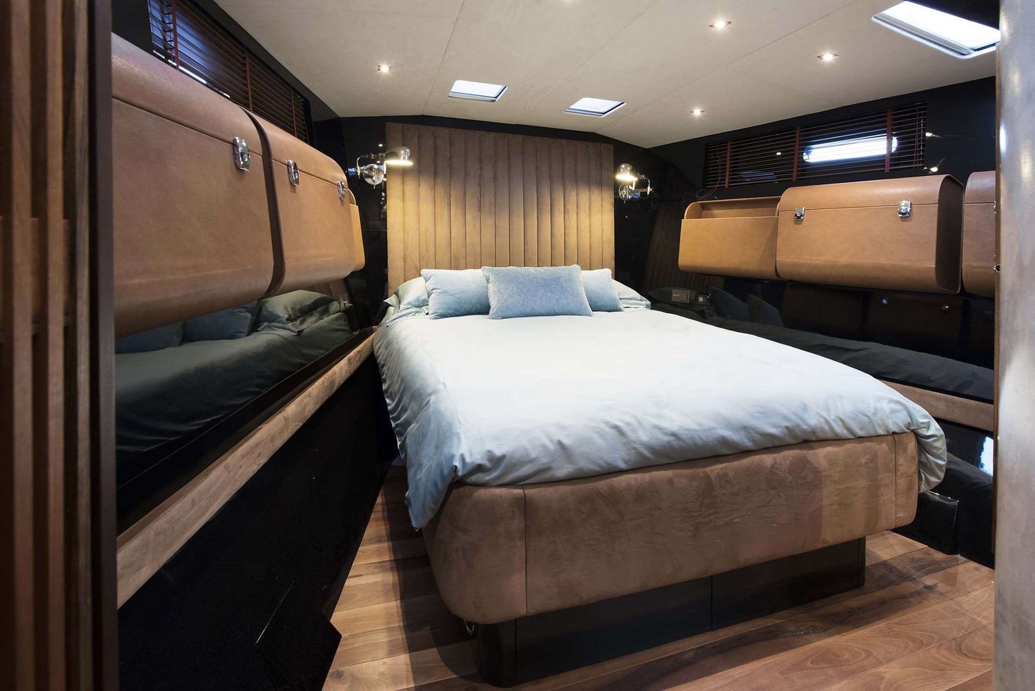 yacht-100409