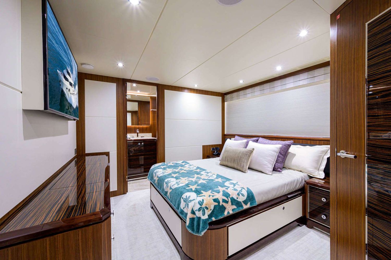 yacht-100470