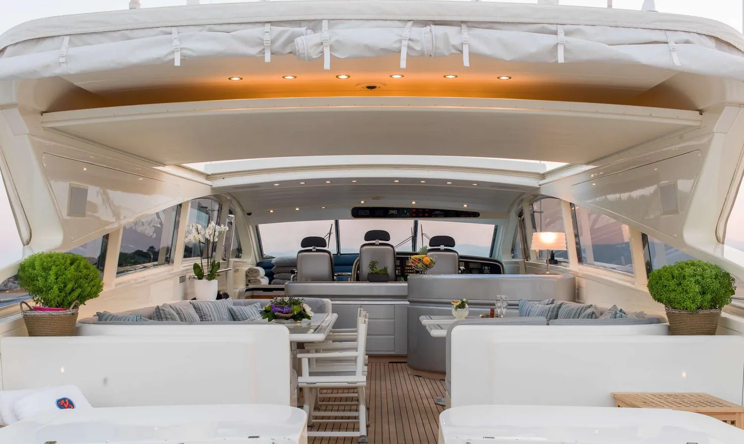 yacht-100511