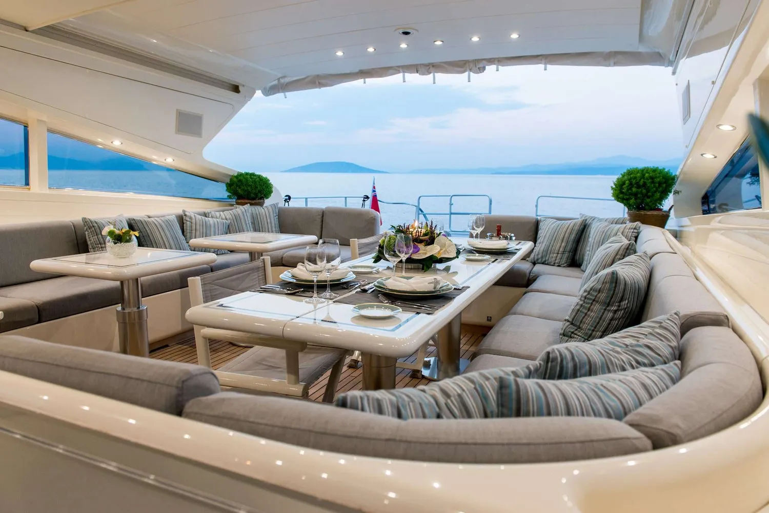 yacht-100512