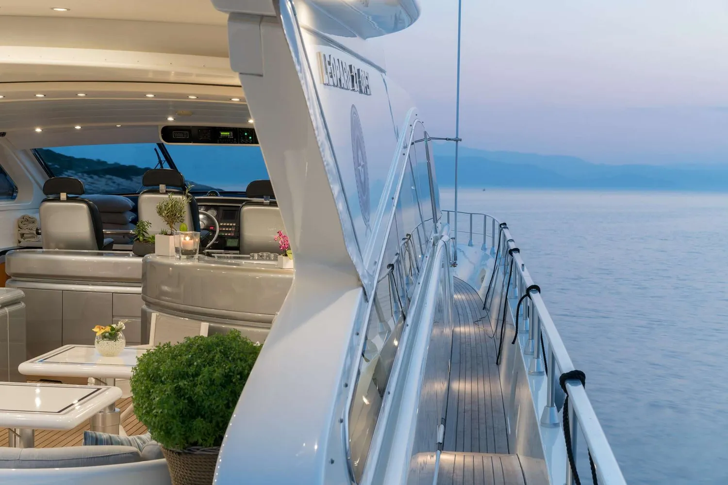 yacht-100513
