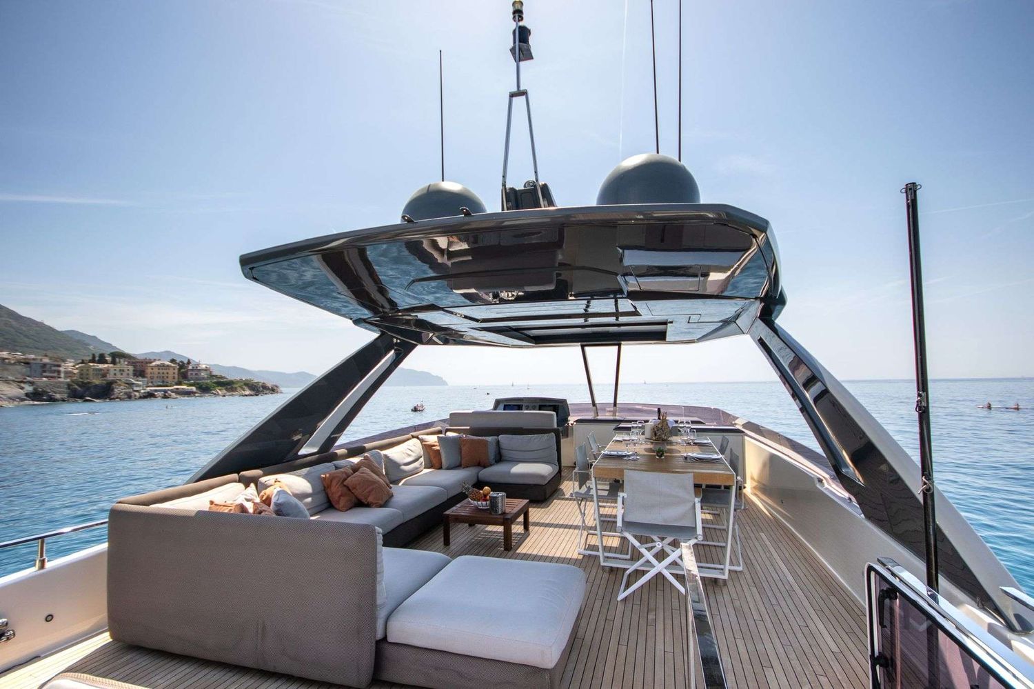 yacht-100802