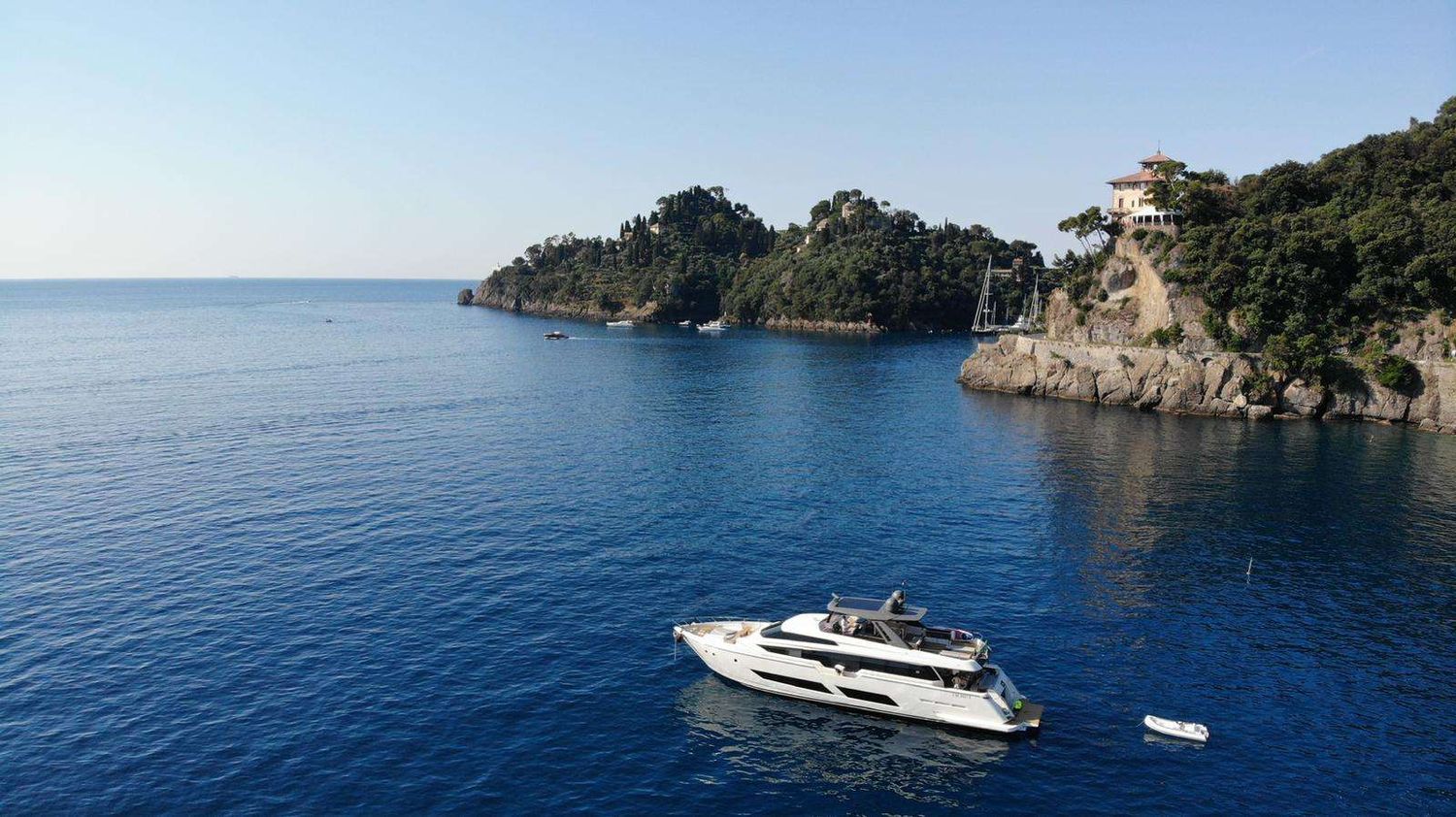 yacht-100805