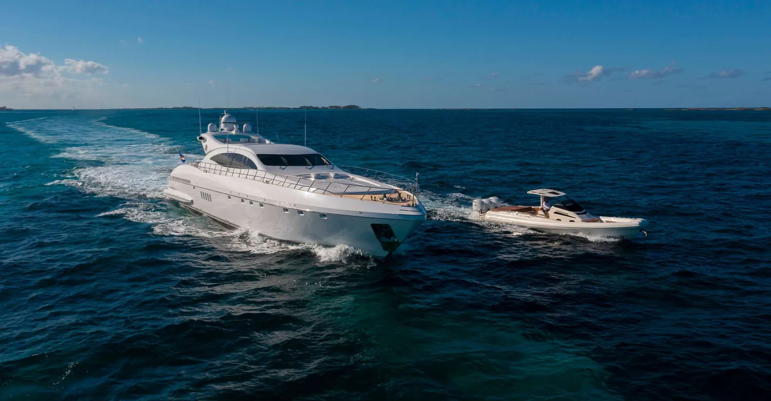 yacht-148310