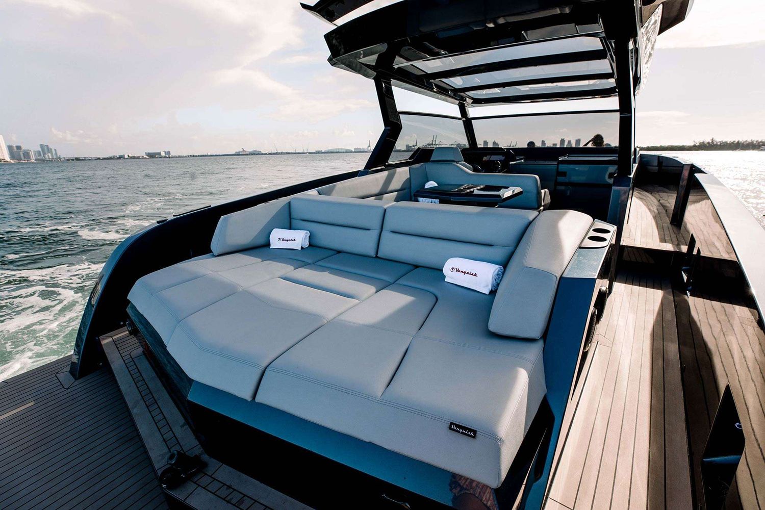 yacht-101601