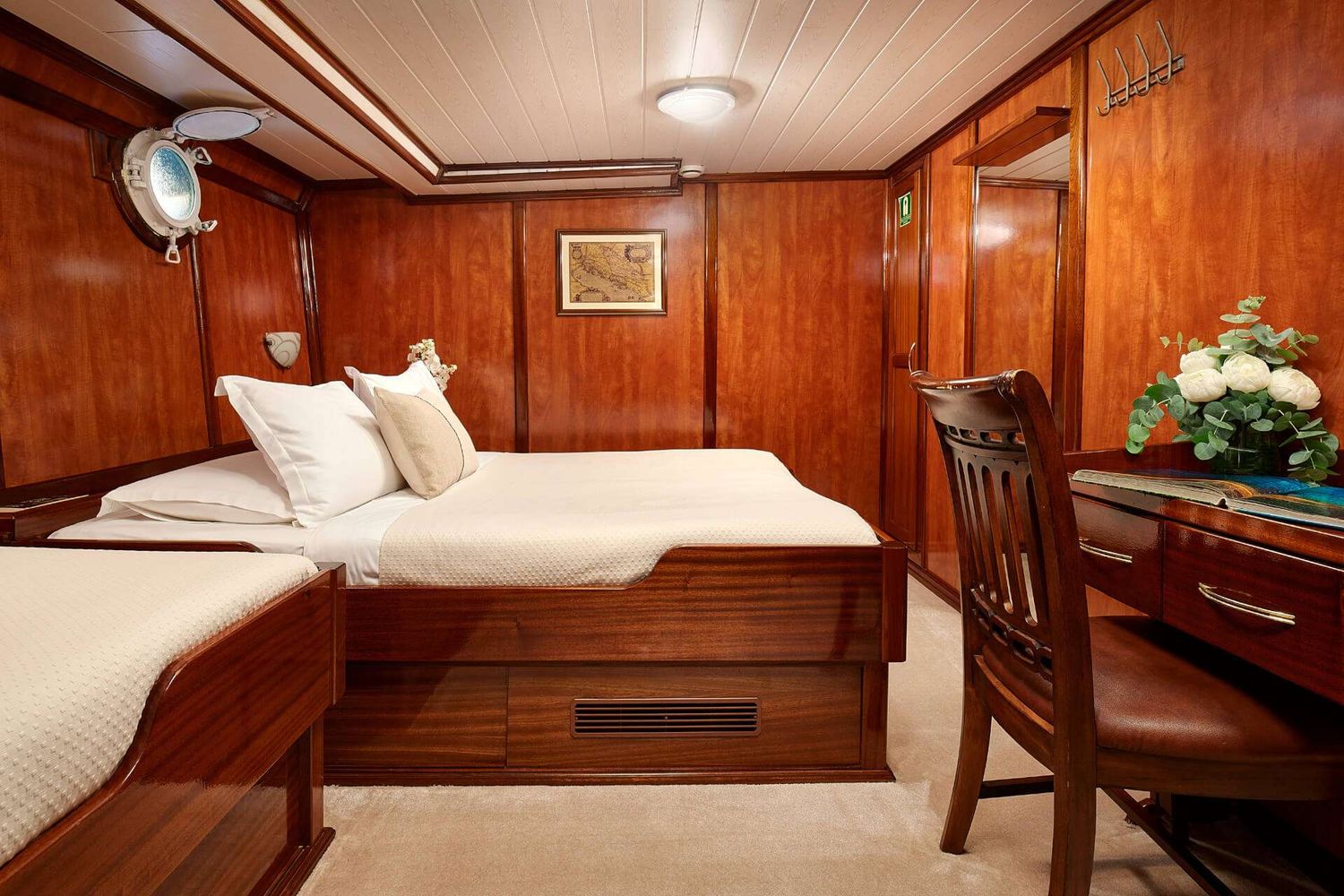 yacht-102697