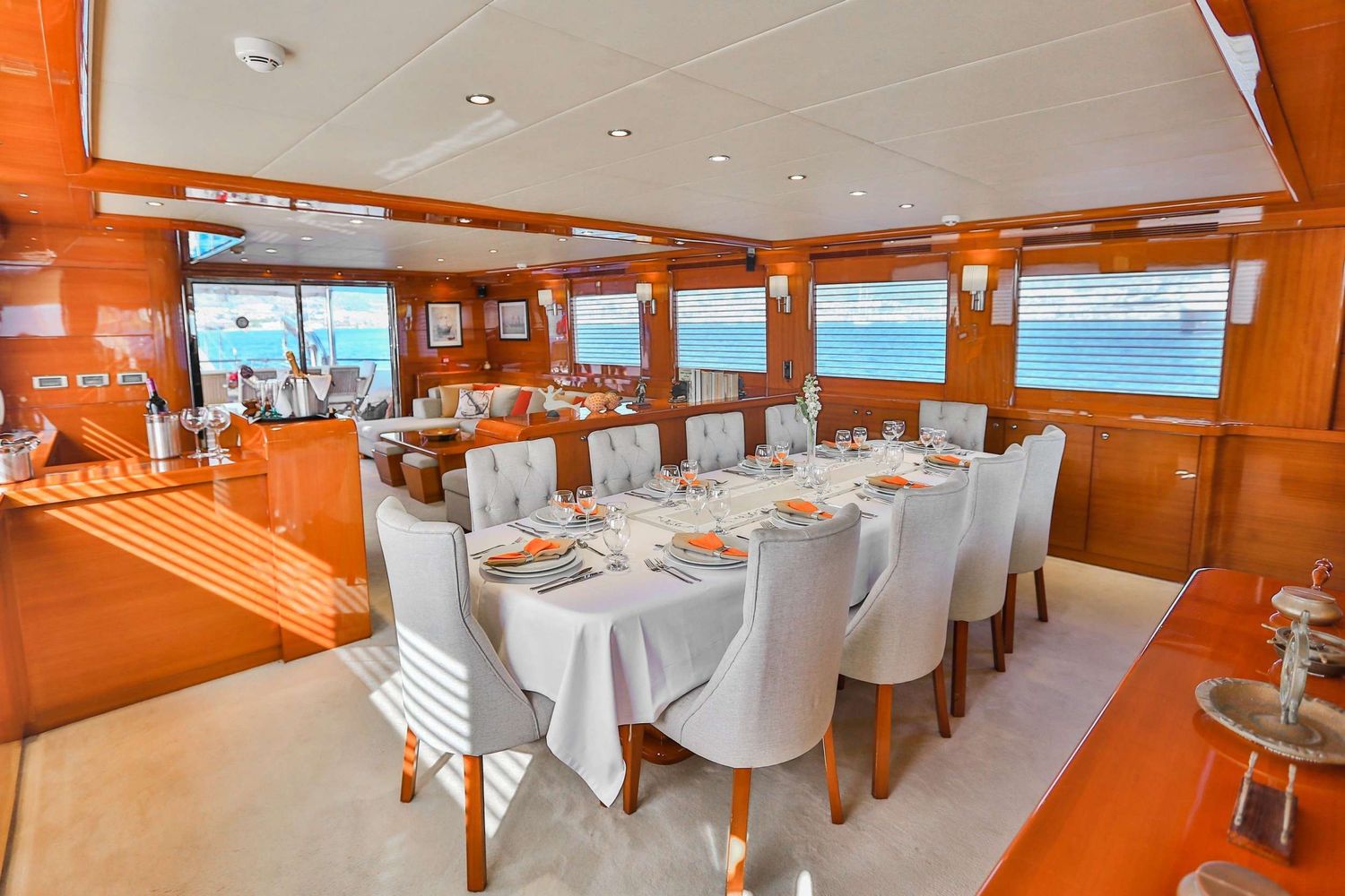 yacht-102808
