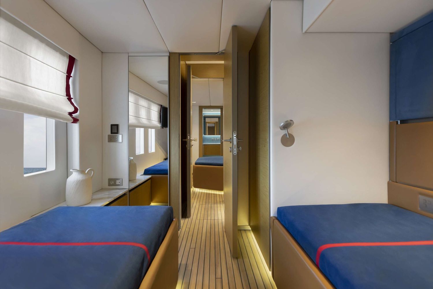 yacht-102830