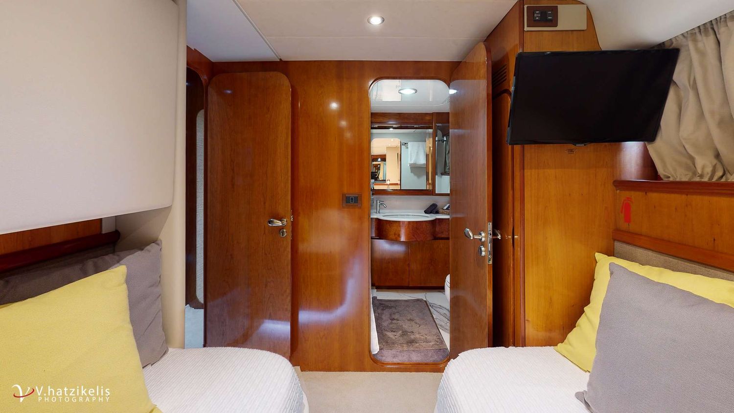yacht-102937