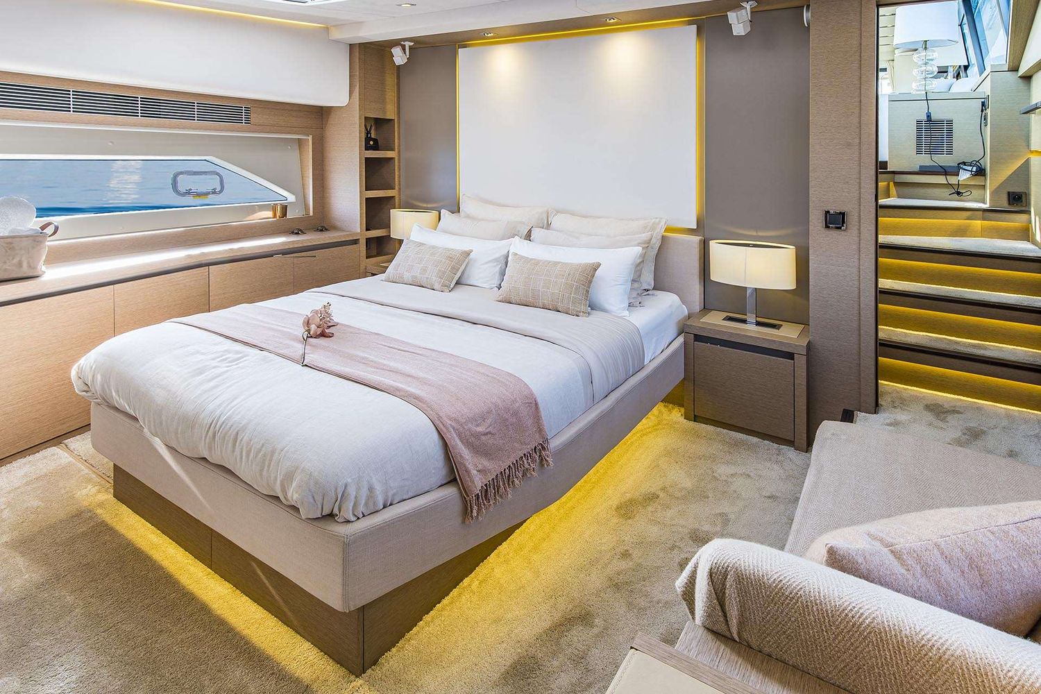 yacht-143738
