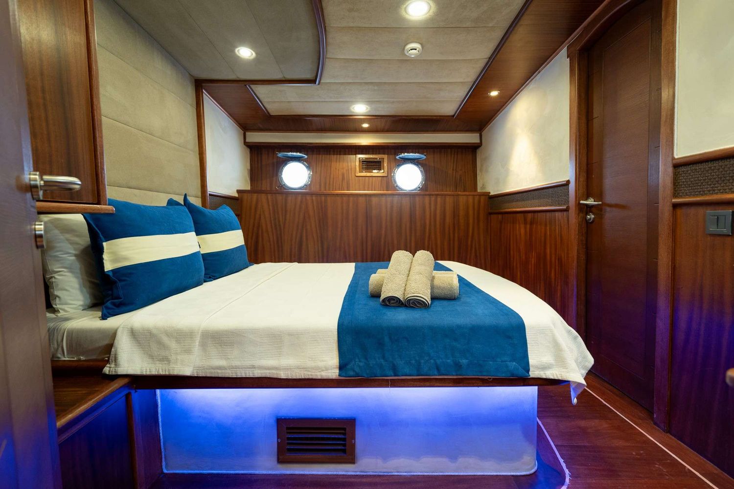 yacht-103483