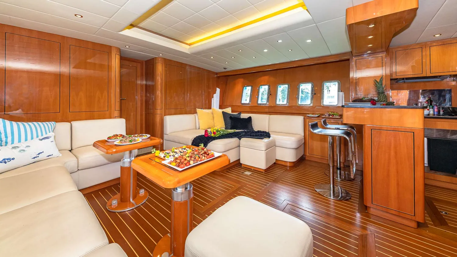 yacht-104107
