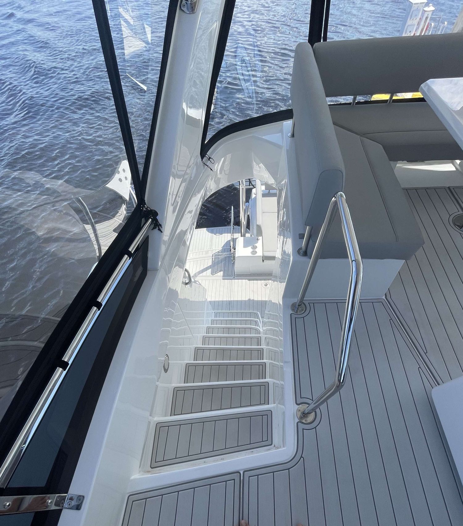 yacht-104201