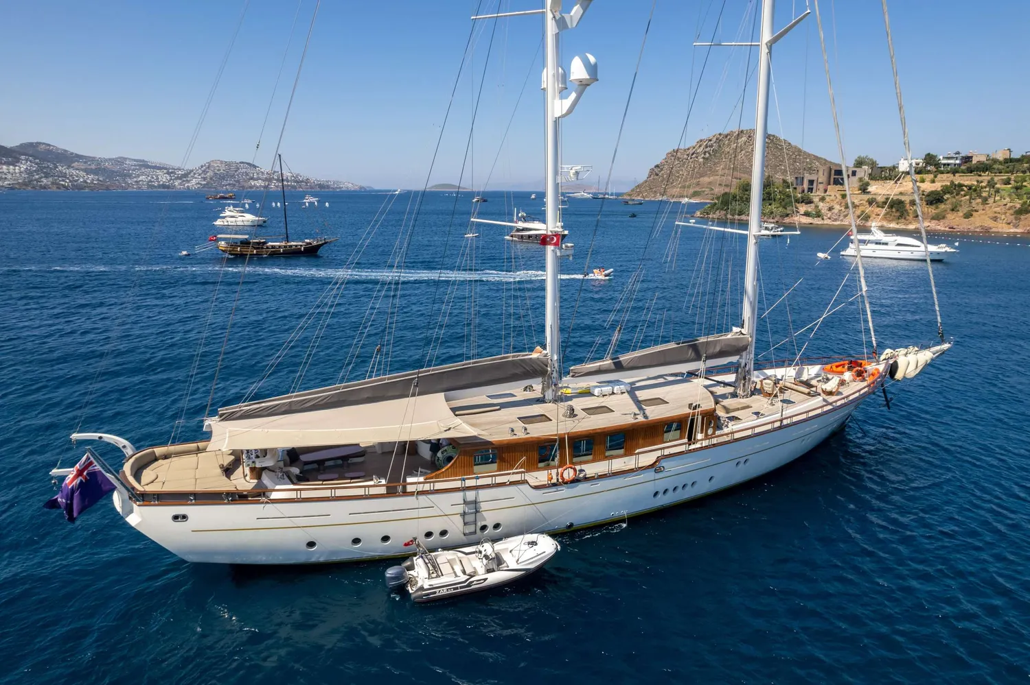 yacht-105270