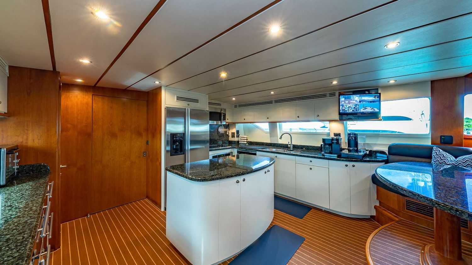 yacht-105548