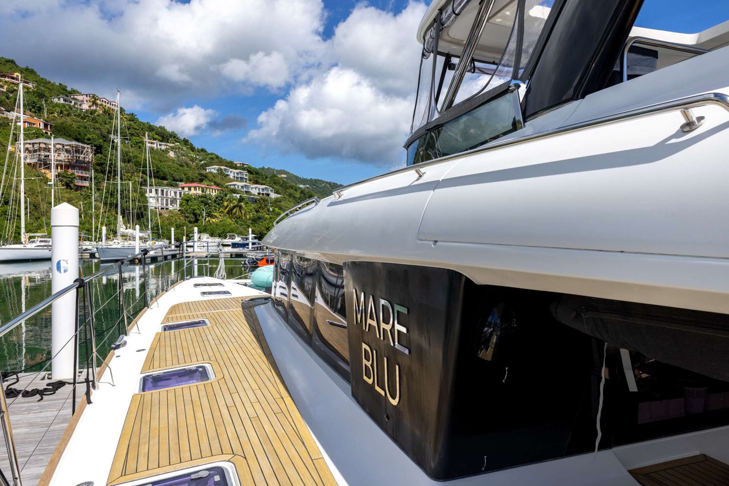 yacht-63859