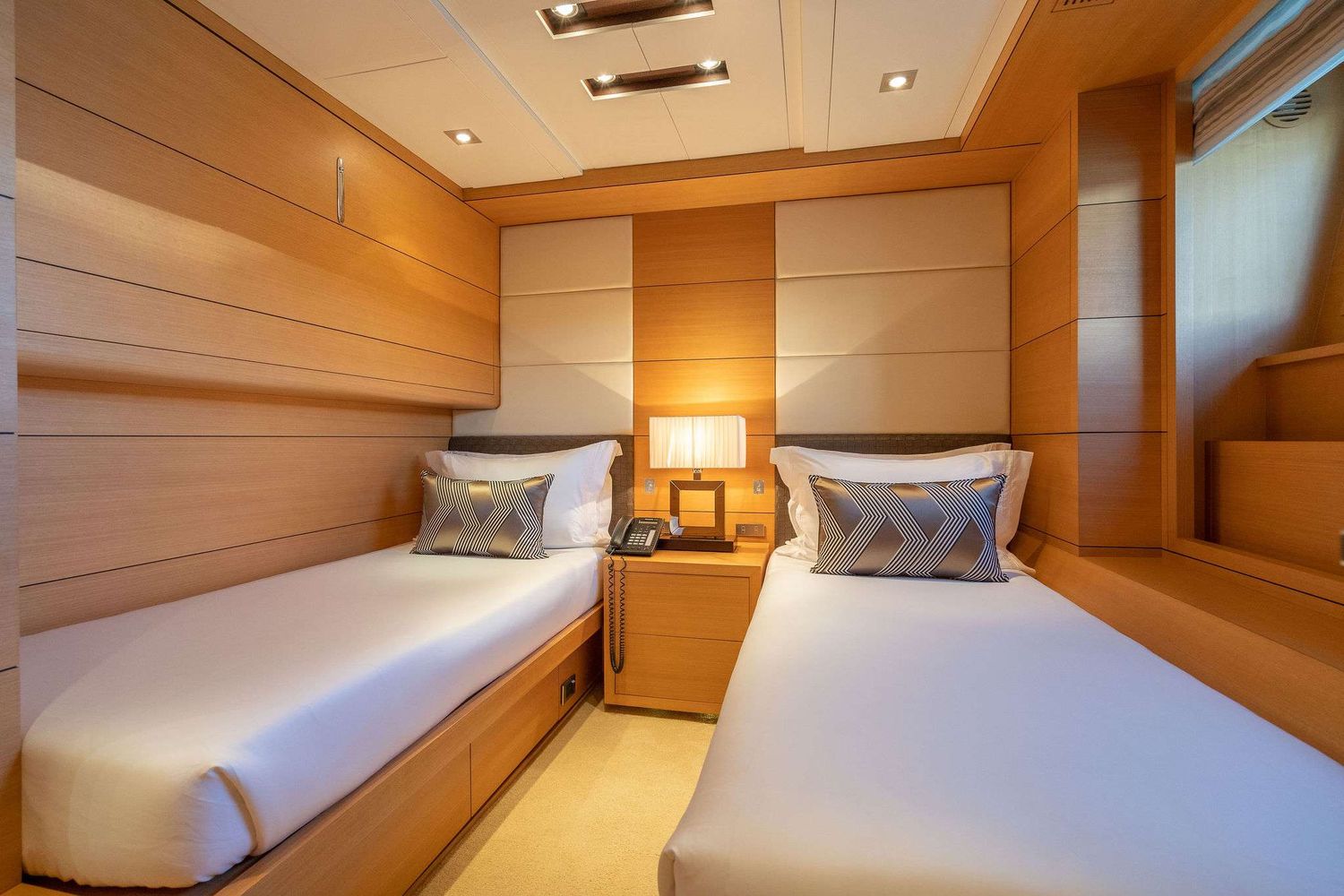 yacht-106573