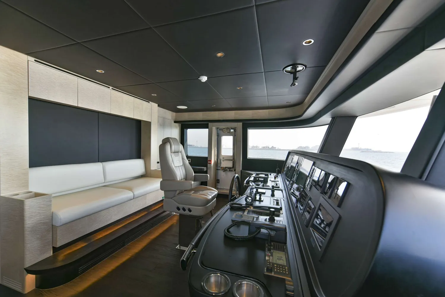 yacht-106737