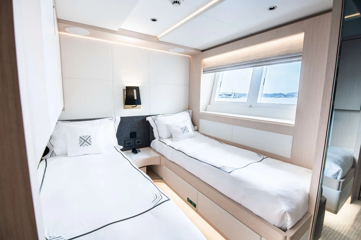 yacht-106747