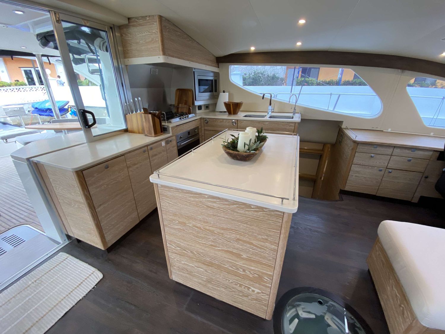 yacht-106877