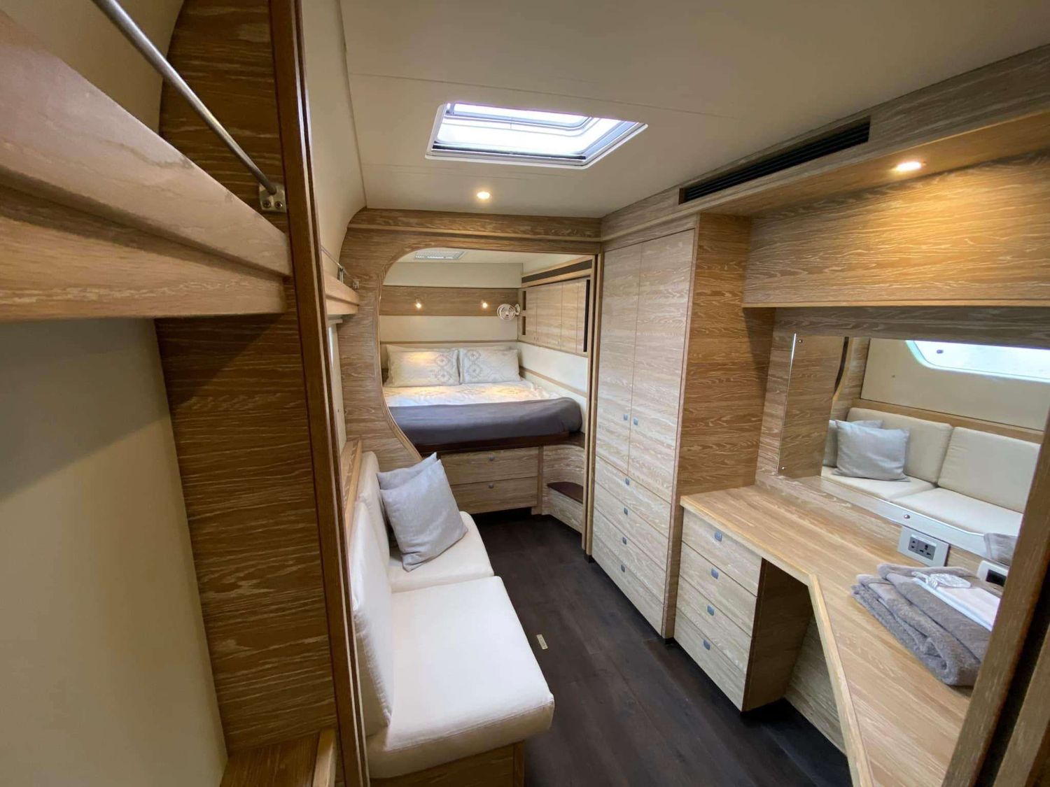 yacht-106879