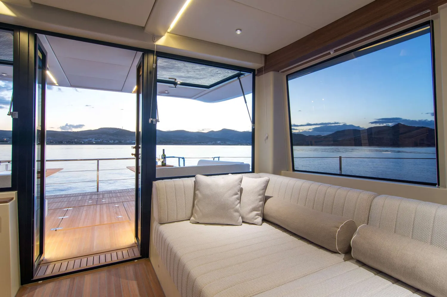 yacht-107104