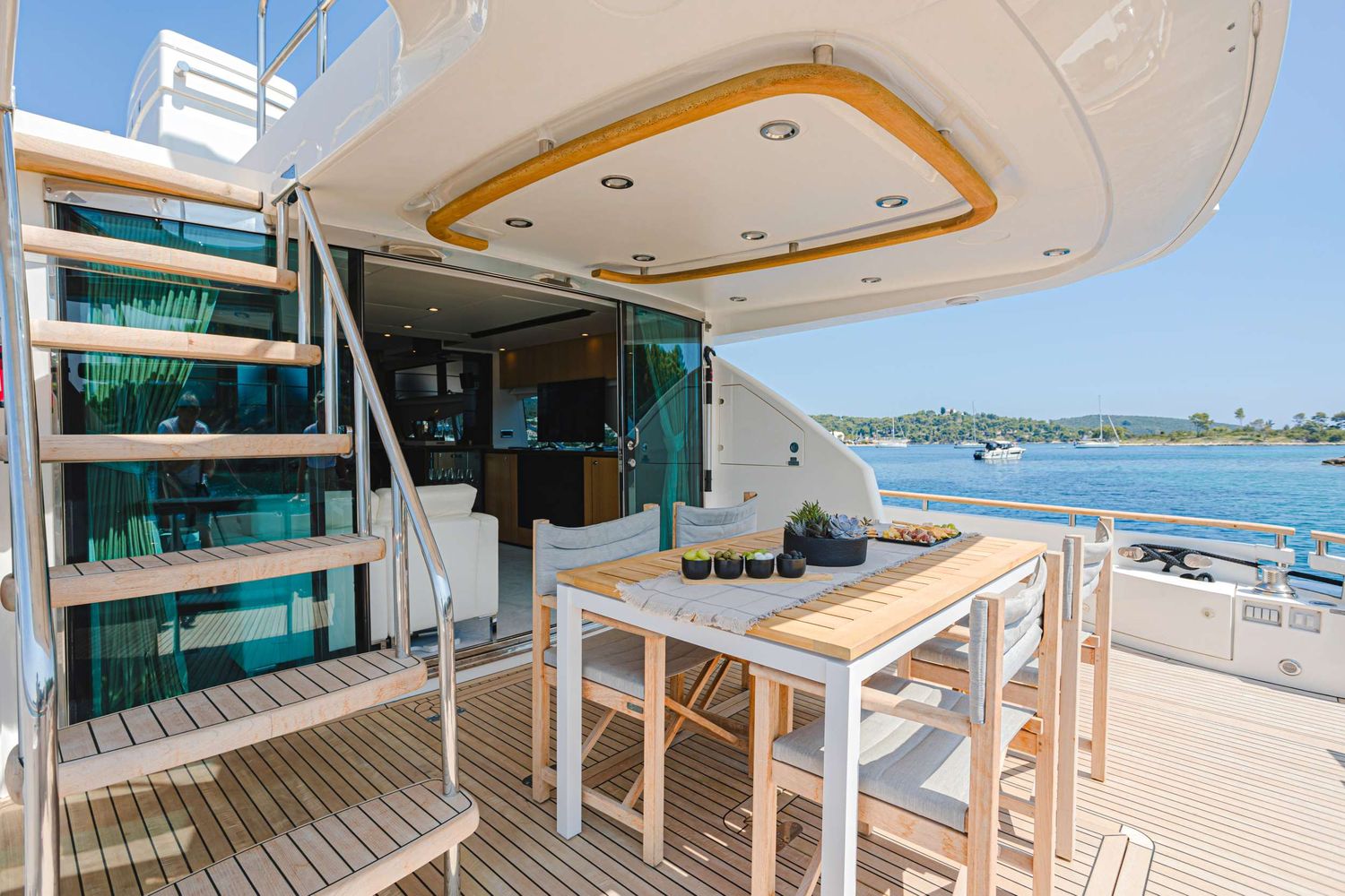 yacht-107311