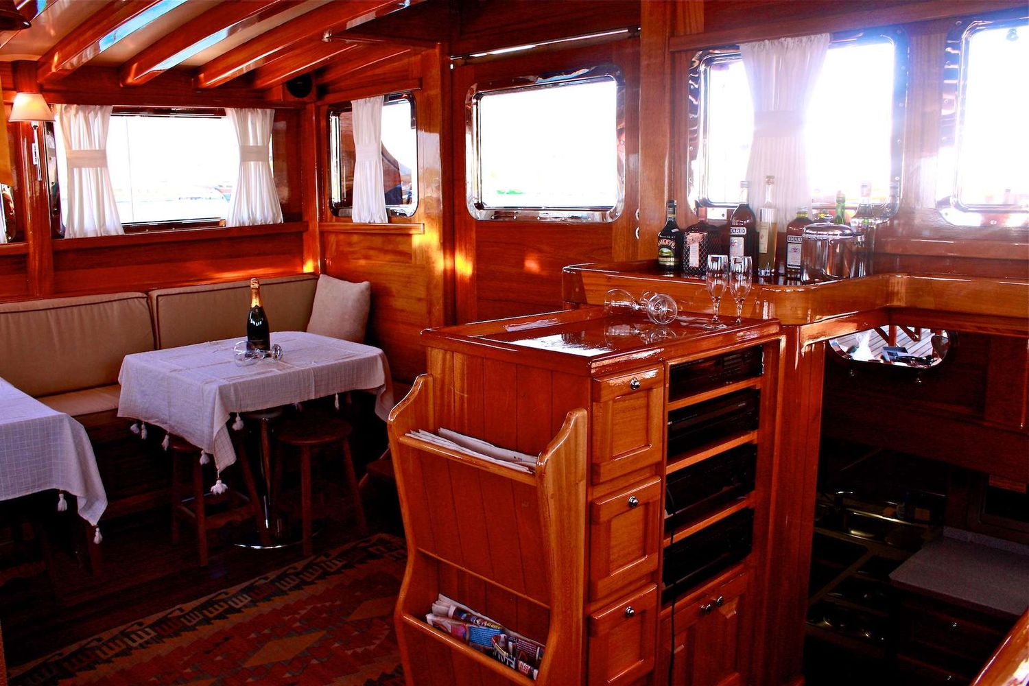 yacht-108373