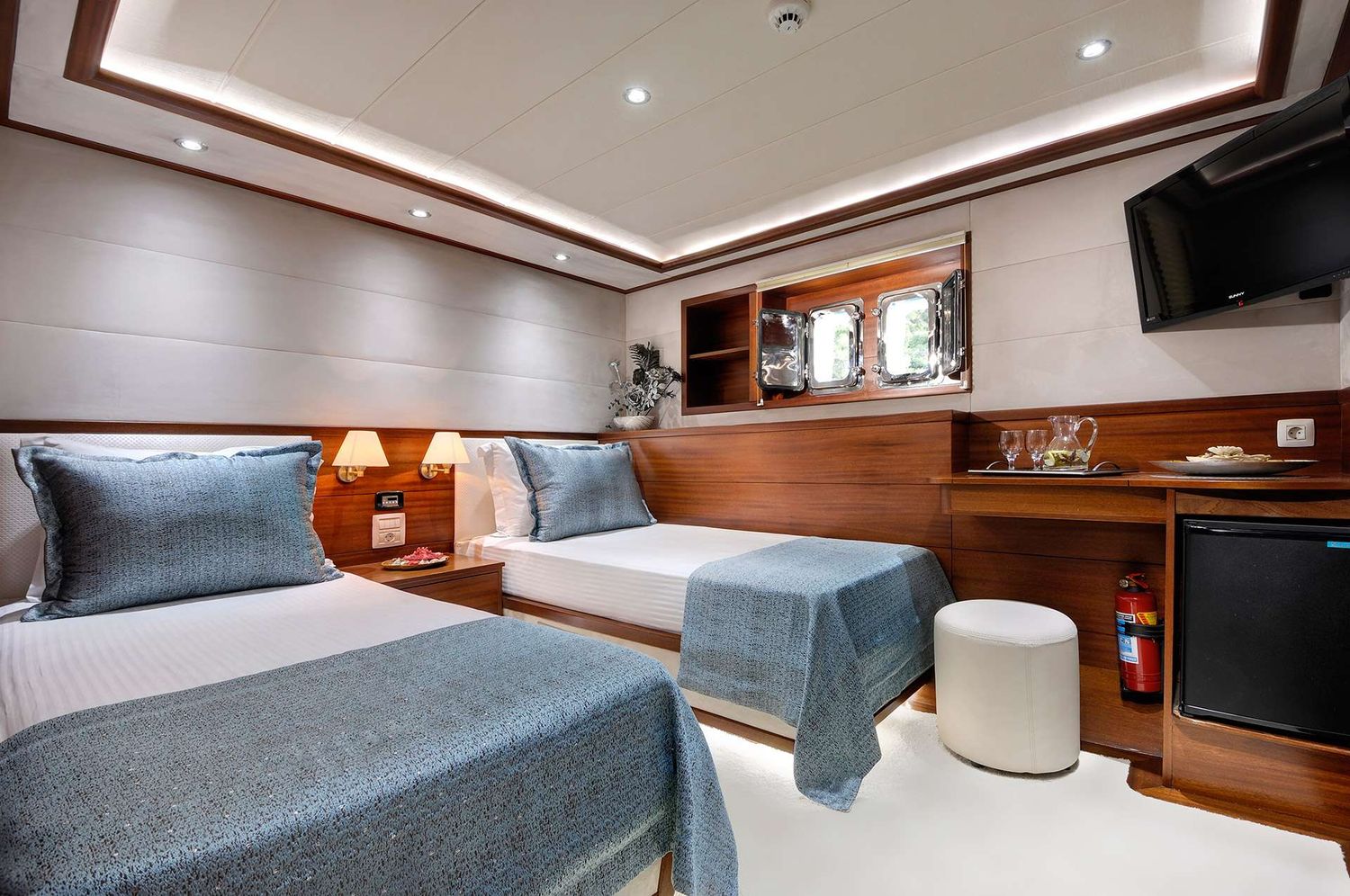 yacht-537212