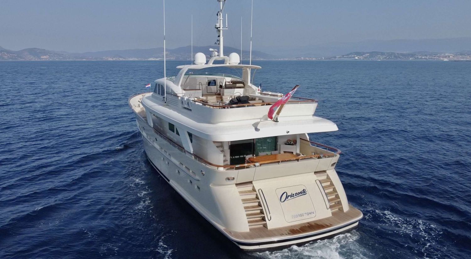 yacht-183611