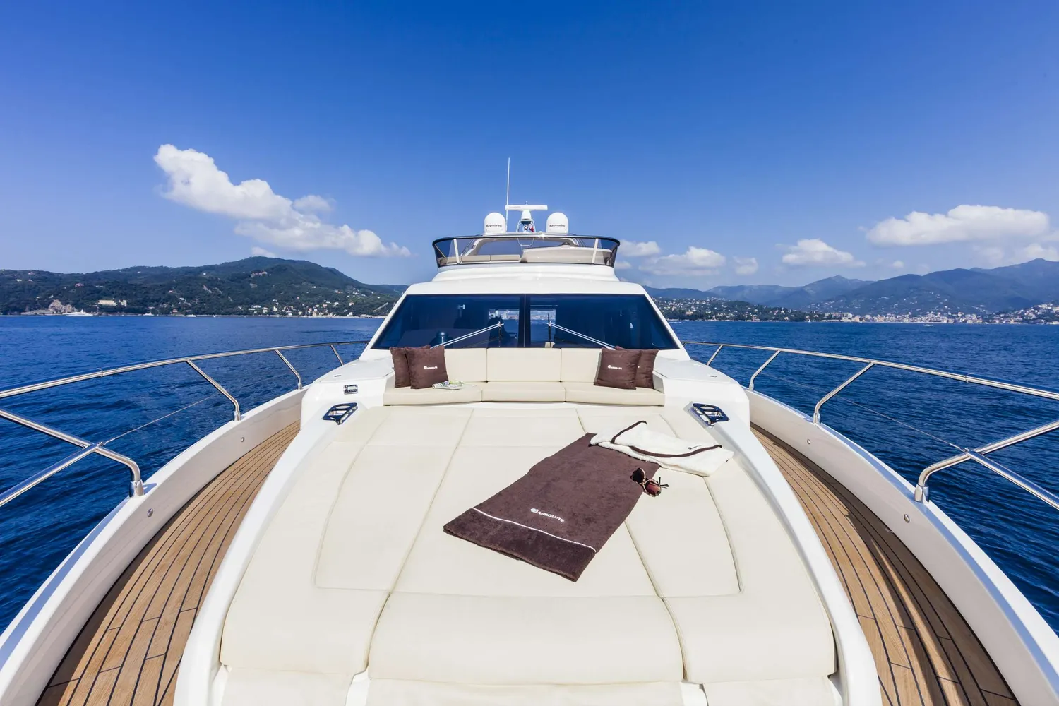 yacht-109714