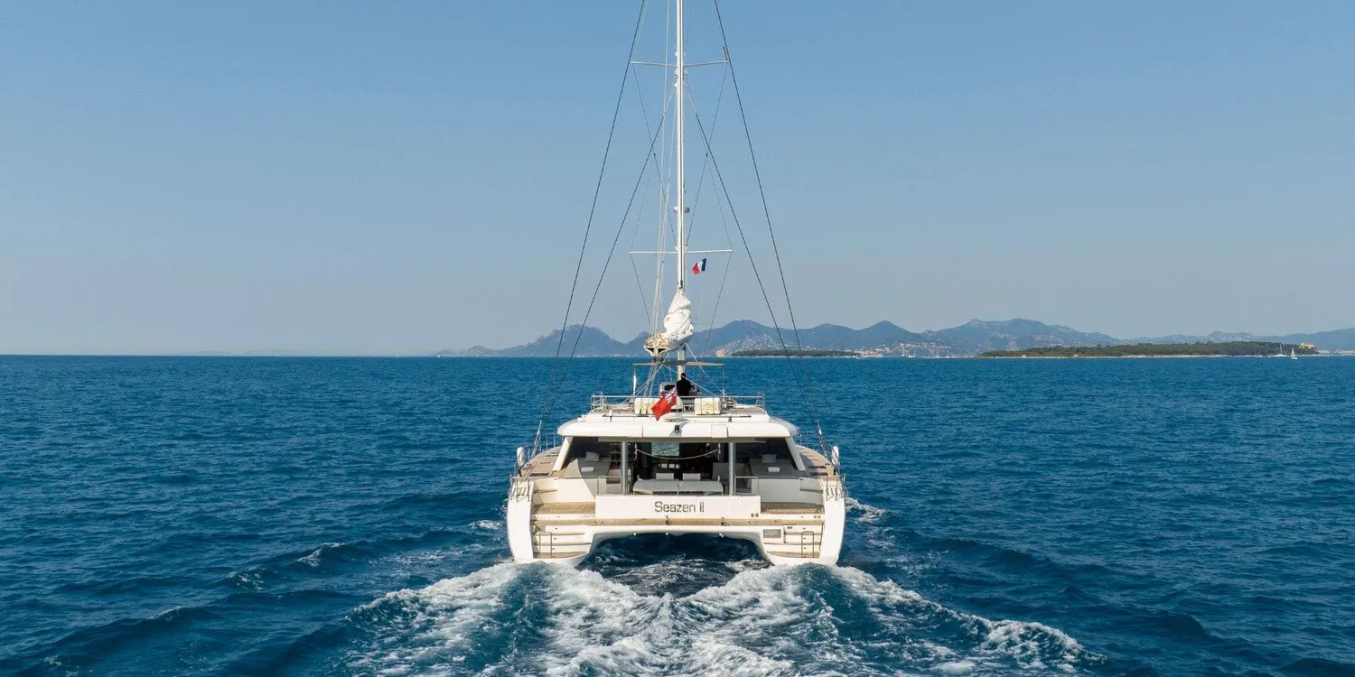 yacht-110308