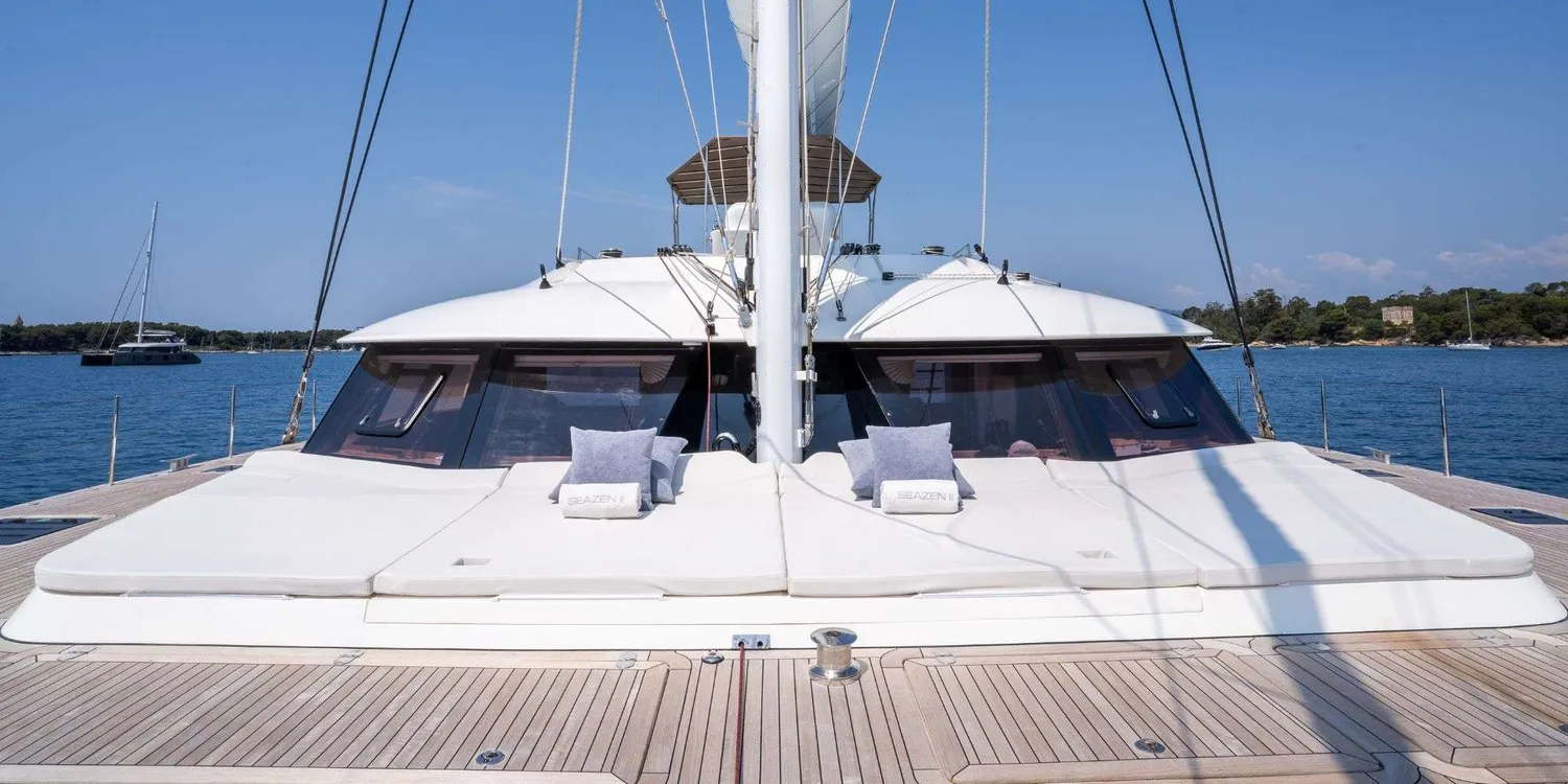 yacht-110310