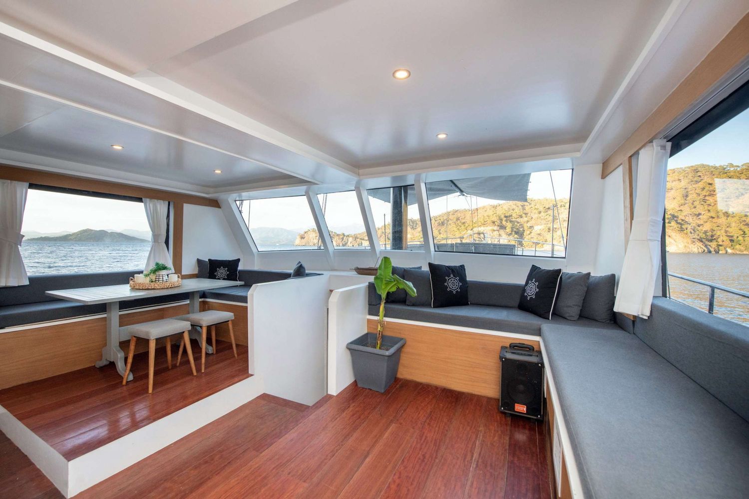 yacht-110502