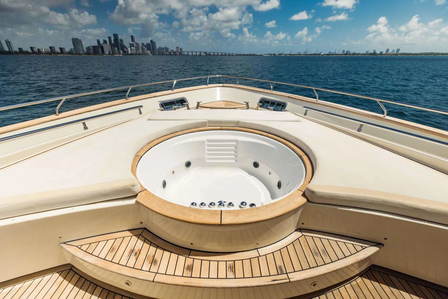 yacht-111893
