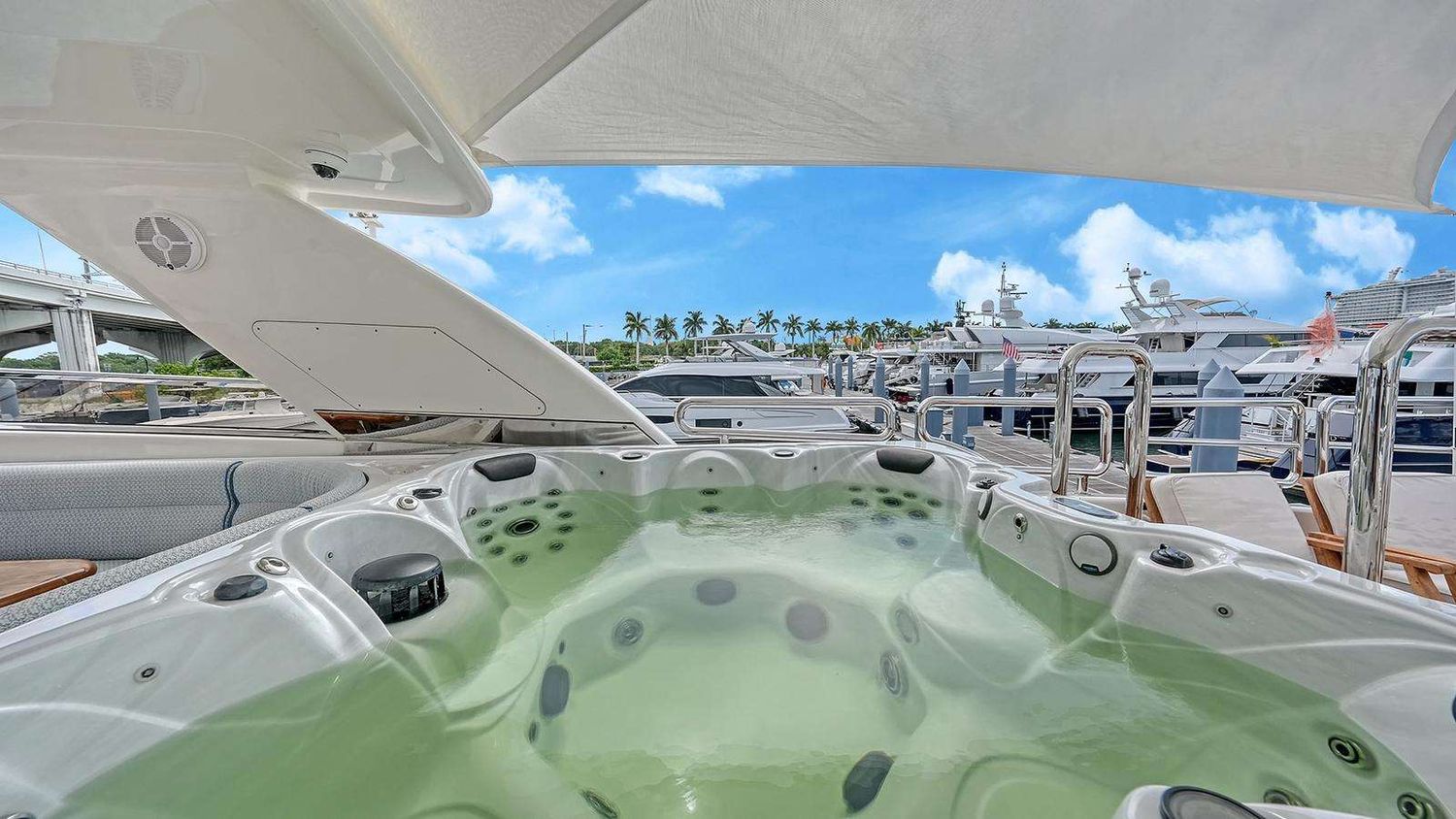 yacht-130038