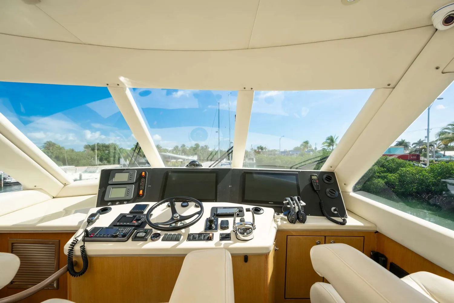 yacht-330250