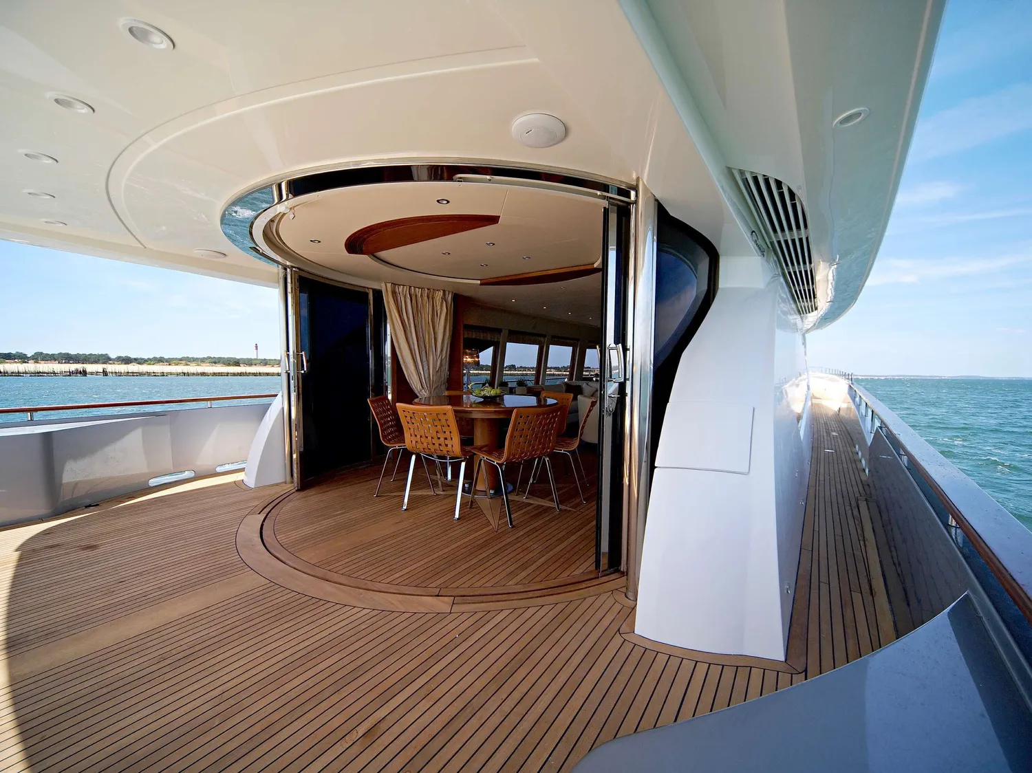 yacht-135670