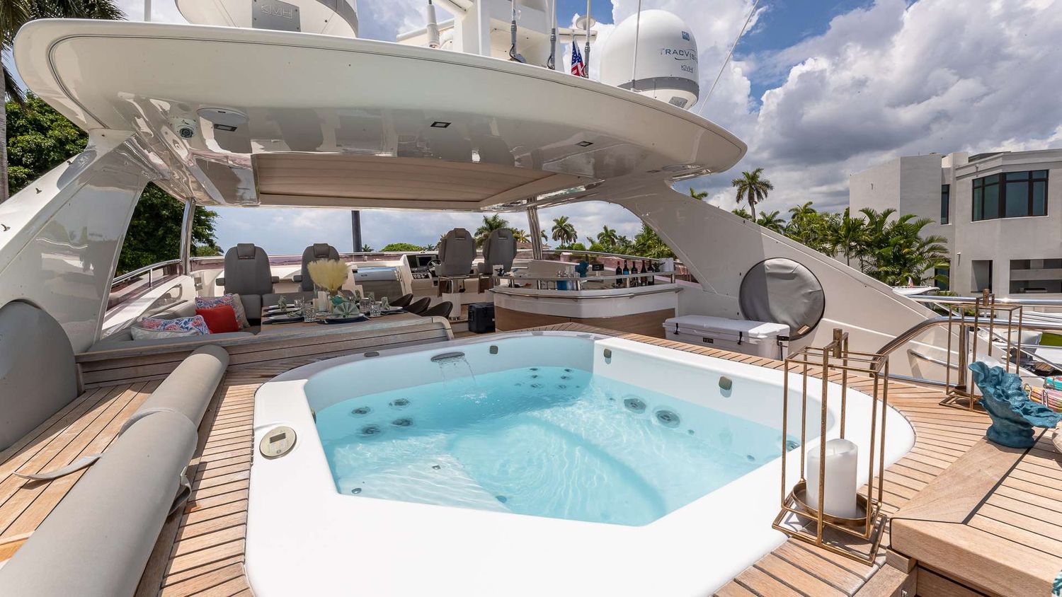 yacht-135775