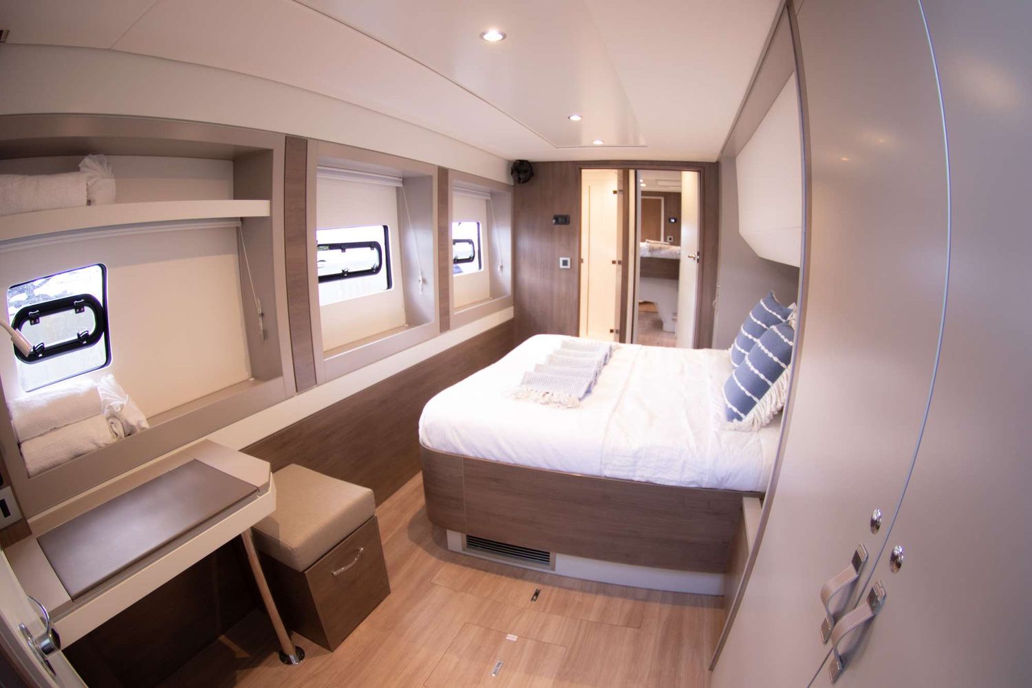 yacht-351706