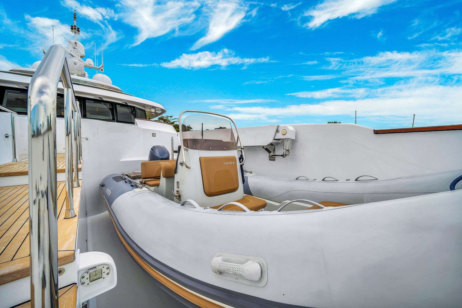yacht-140134