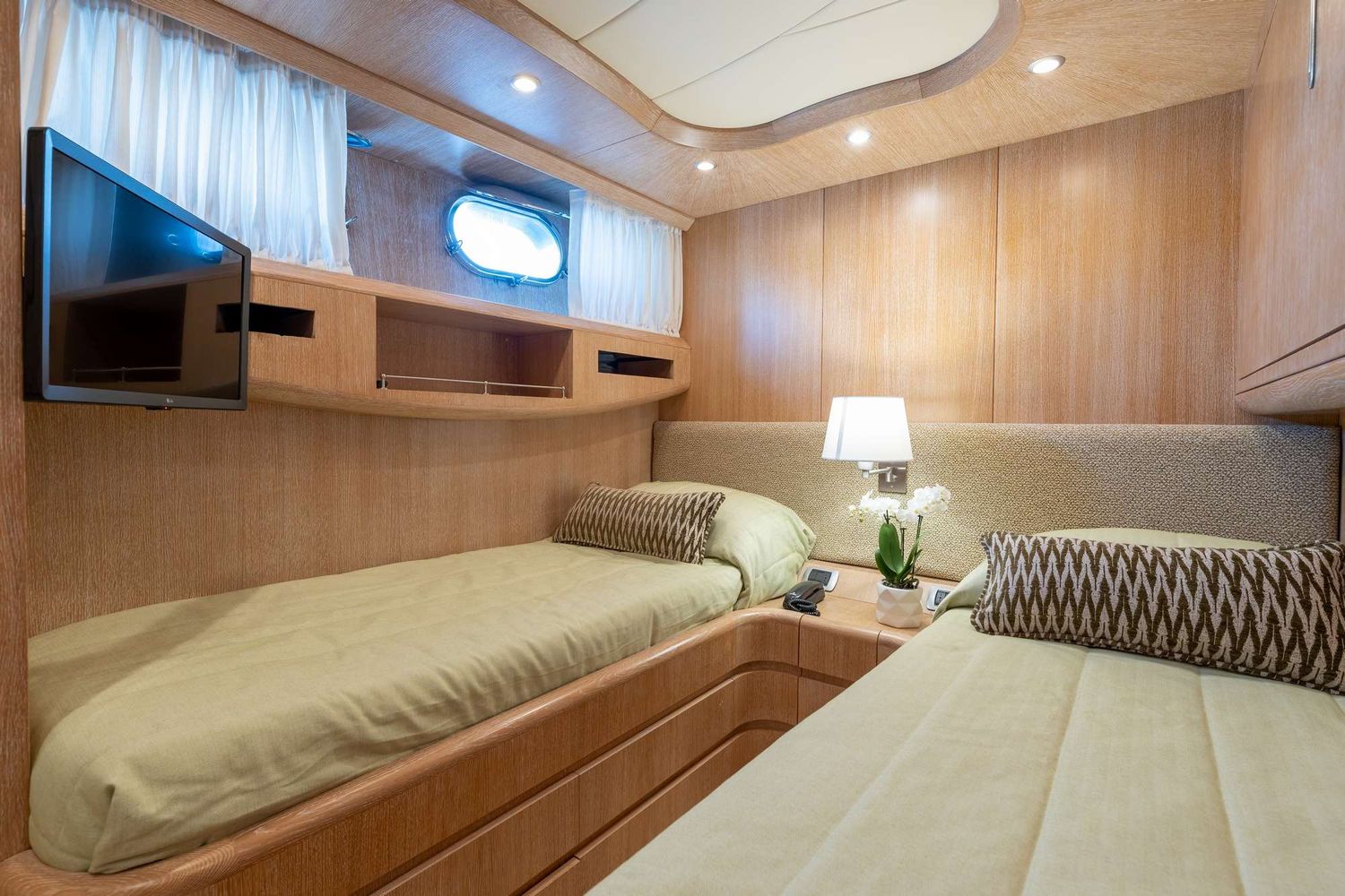 yacht-140152